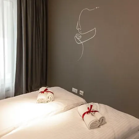 Ares Апартаменти 4*